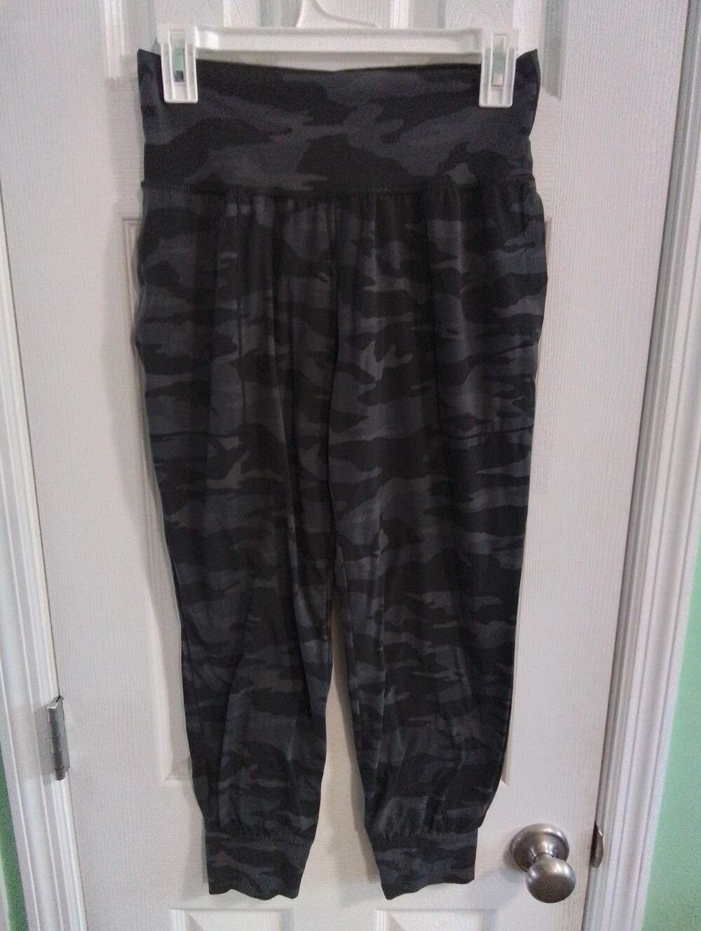 Athleta Salutation Black & Charcoal Camo Joggers